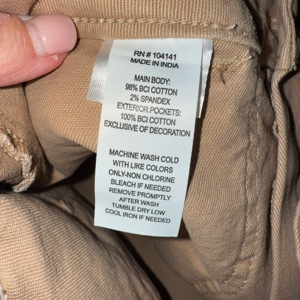 Alpine Design Tan Women's Cargo Shorts NWT Size 6 - Picture 9 of 10